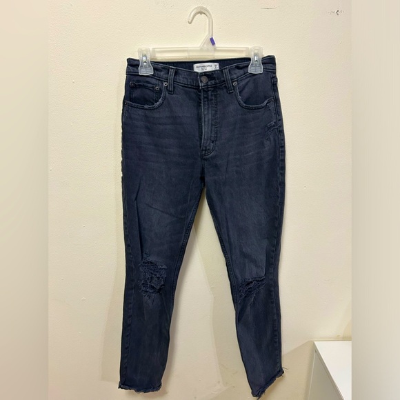 Abercrombie & Fitch Super High-Rise Skinny Black DIstressed‎ Jeans Size 28 - Picture 2 of 4